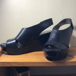 Kenneth Cole Reaction black wedge